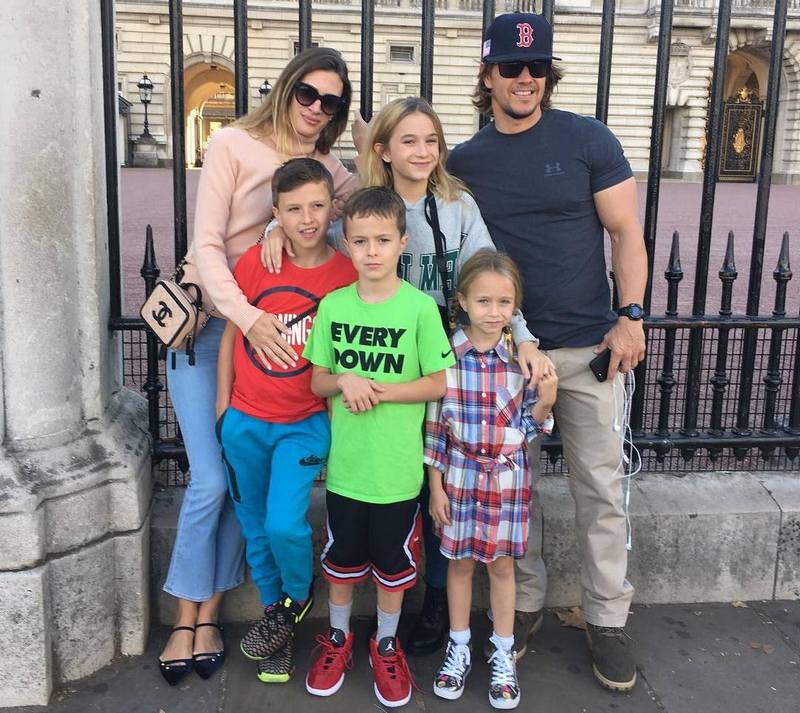 Mark Wahlberg`s family - wife and children