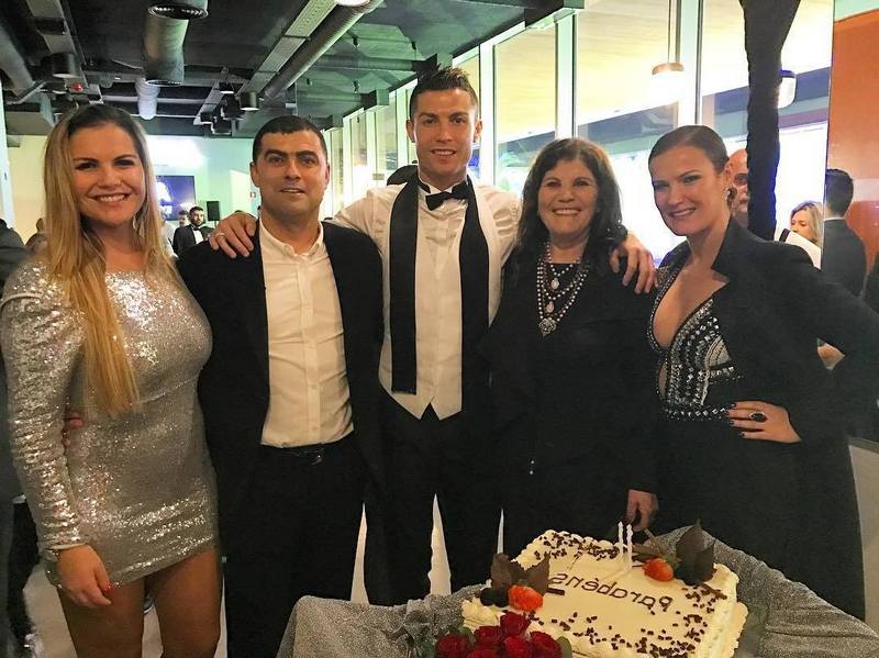 Cristiano Ronaldo`s family: mother, siblings