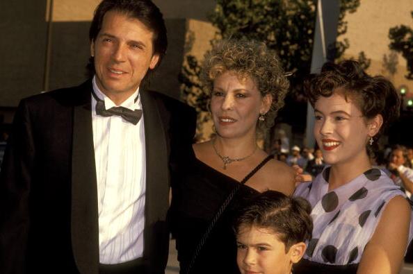 Alyssa Milano`s family: parents and siblings
