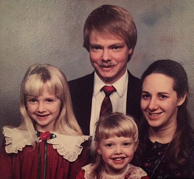 Amanda Seyfried`s family - parents and sister