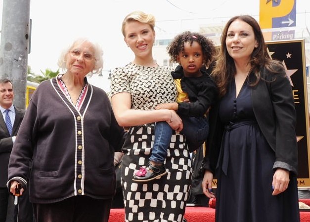 Scarlett Johansson Parents : Meet Karsten Johansson And Melanie Sloan