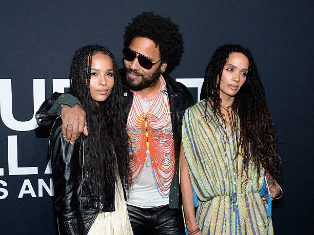Lenny Kravitz z rodziną na zdjęciu
  