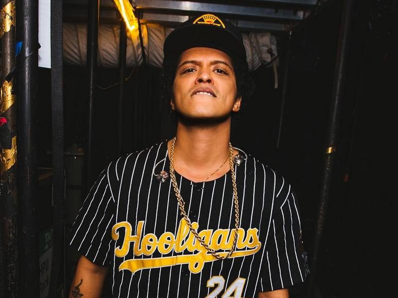 Bruno Mars' family: parents, siblings, wife and kids