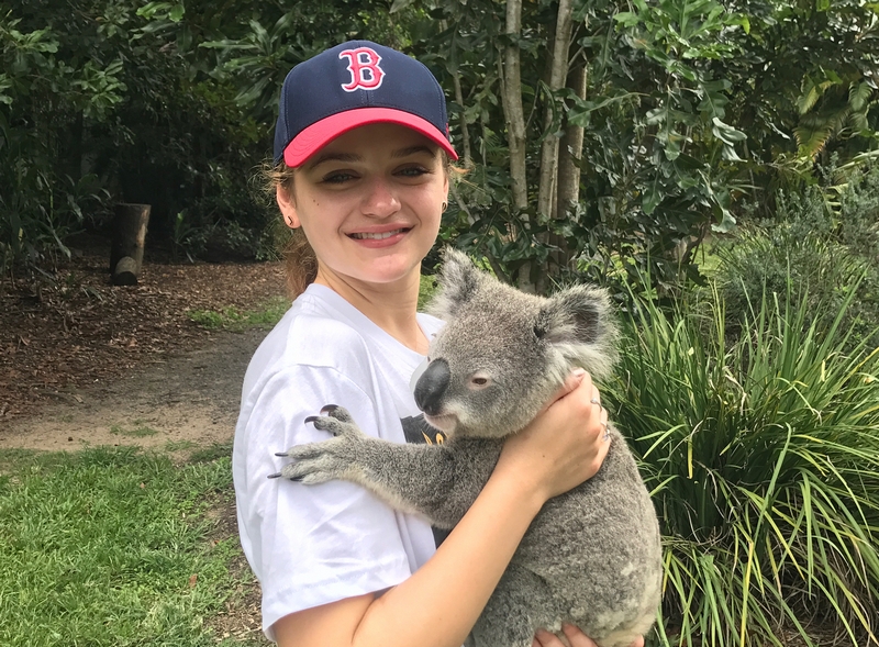 Joey King's family: parents, siblings, boyfriend and kids