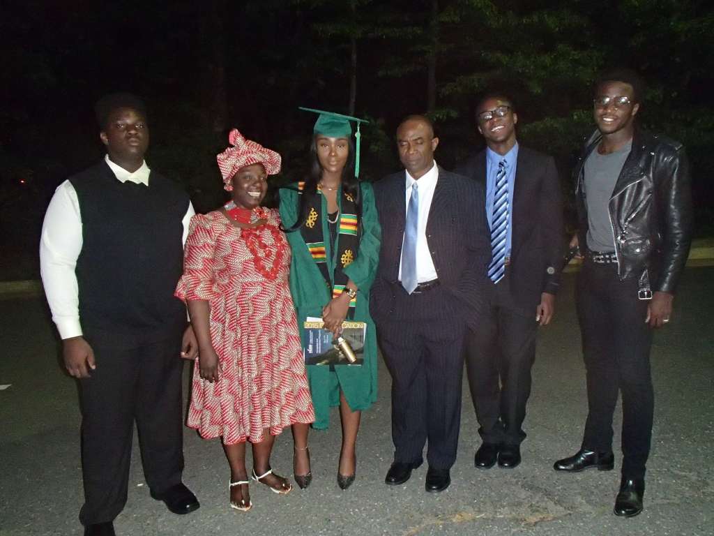 Shaboozey with parents and 3 siblings Shaboozey (Collins Obinna Chibueze) real family